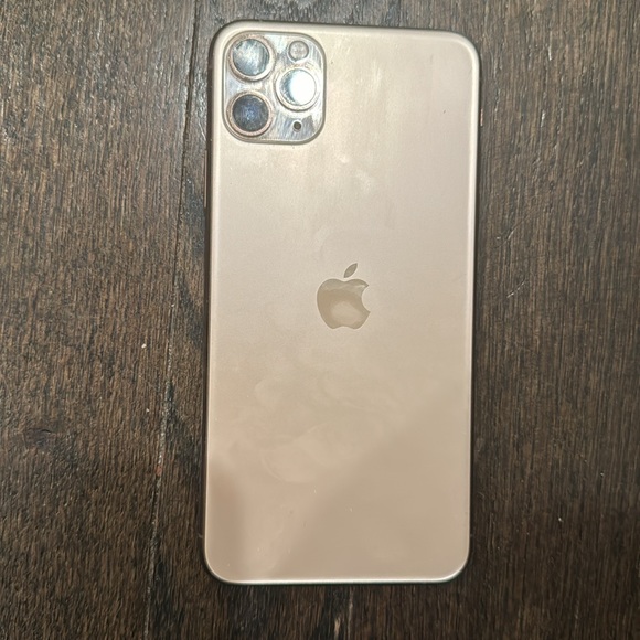 iPhone 11 Pro Max - Picture 3 of 6